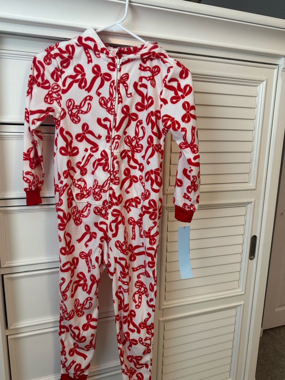 Cat & Jack White and Red Candy Cane Print Hooded One-Piece Pajamas size 6/7 NWT